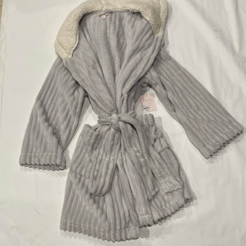 New with tags Lauren Conrad gray rib super plush short hooded wrap robe large